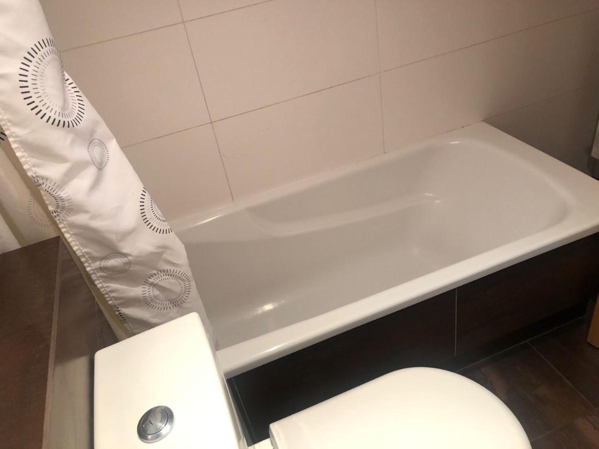 Barcelona Style Beach Apartment Екстер'єр фото